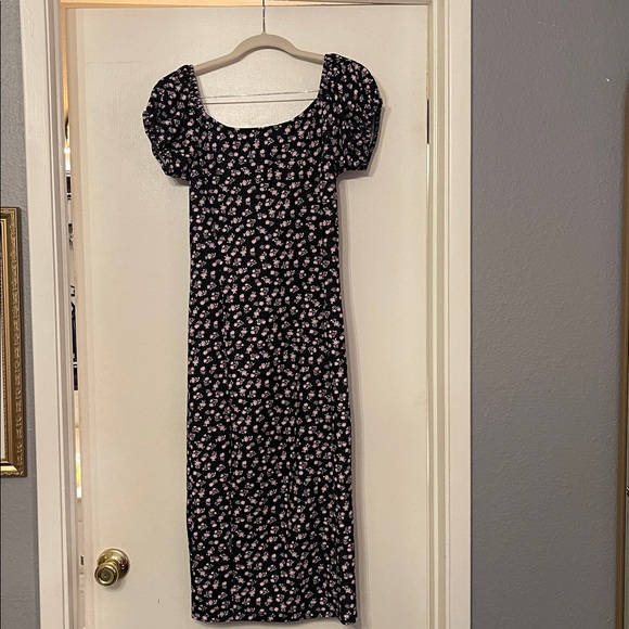 Betsey Johnson Ditzy Dotted Floral
Midi Dress black with pink flowers Size small - Picture 10 of 10